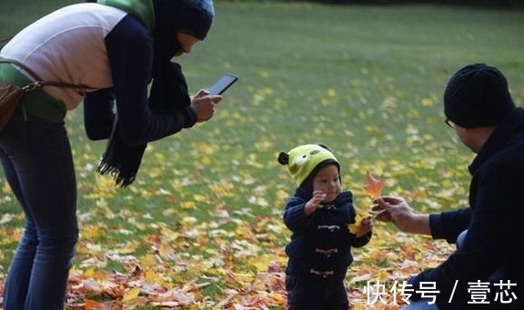 爸爸|5岁女儿累了求抱抱,被爸爸残忍拒绝,结果一句话宝爸乖乖就范