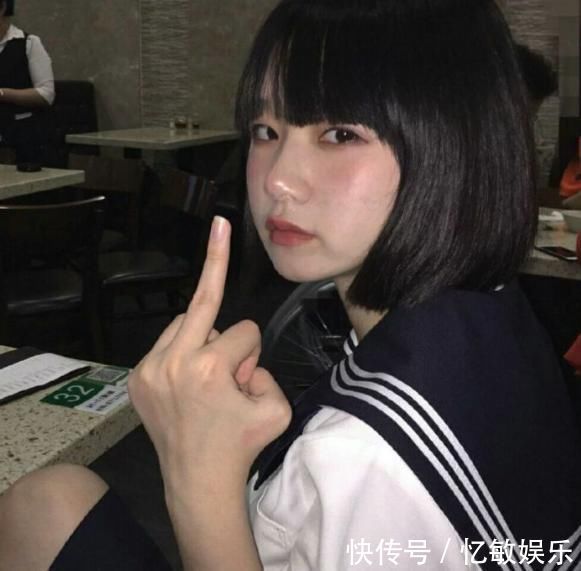 发型|“初恋还在”的女孩子,八成喜欢留“这3发型”,难怪异性缘会归0