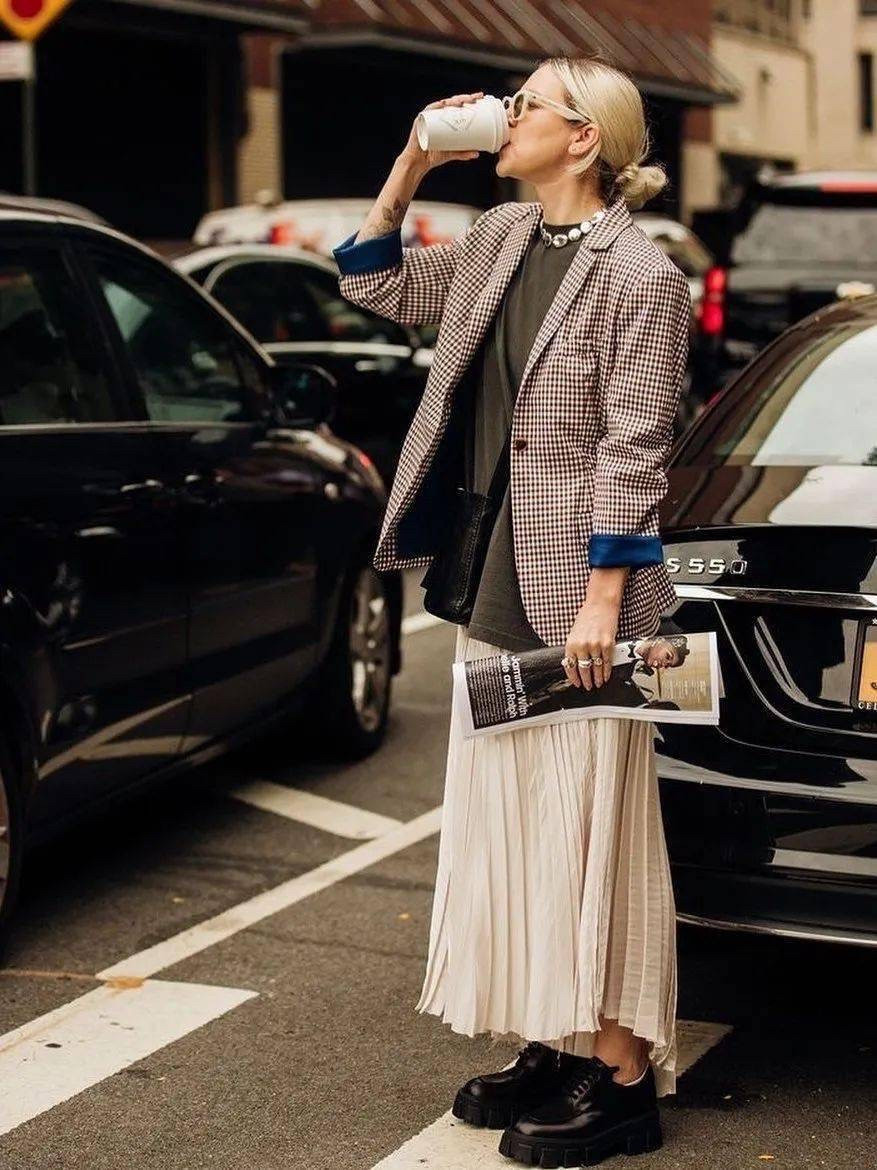 穿搭|西装配裙一半帅气一半温柔, 在这个秋天尽显高级美