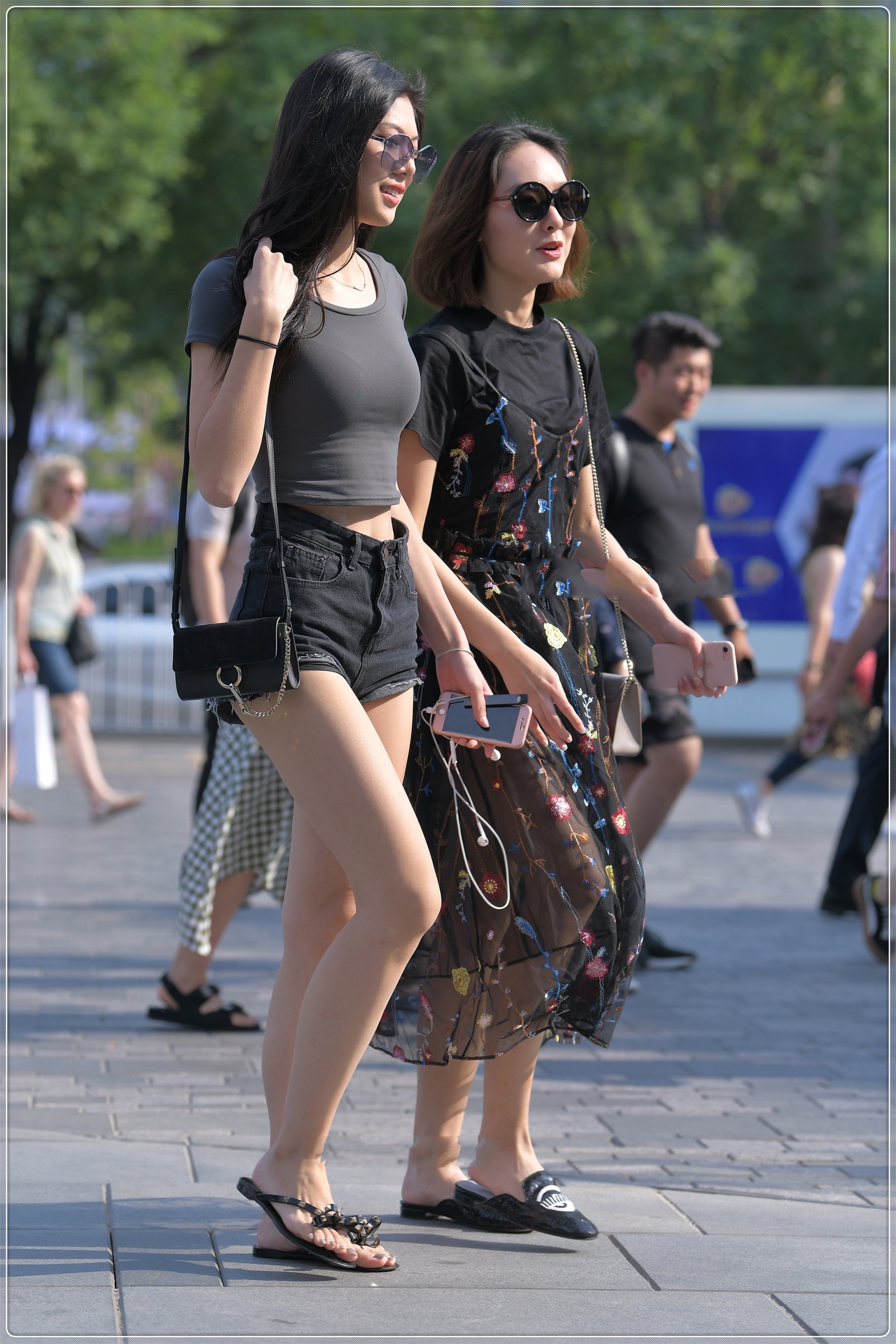 五彩长裙|T恤加短裤又美又飒,五彩长裙清新自然,风格独特