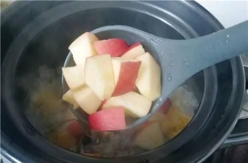 它是“天然粉底液”，常食毛孔小了，嫩滑无斑点