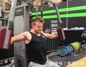 双杠臂|同样是练胸,一个卧推一个夹胸,差距有多大