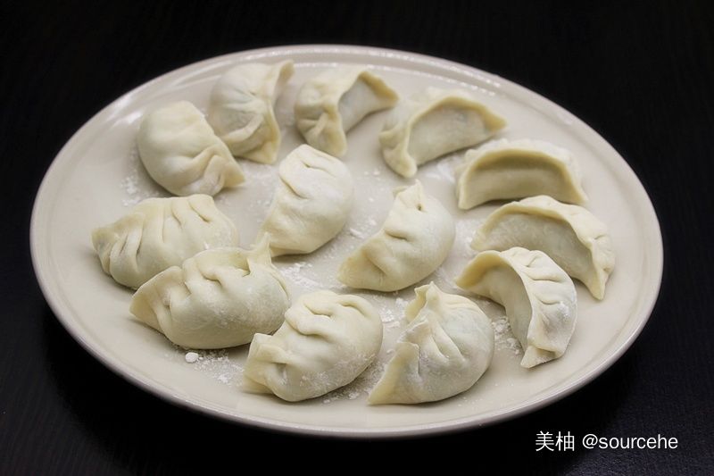  奶奶|冬至饺子这样做，皮薄馅大汁多，Q弹不易破，馅料实惠又鲜美