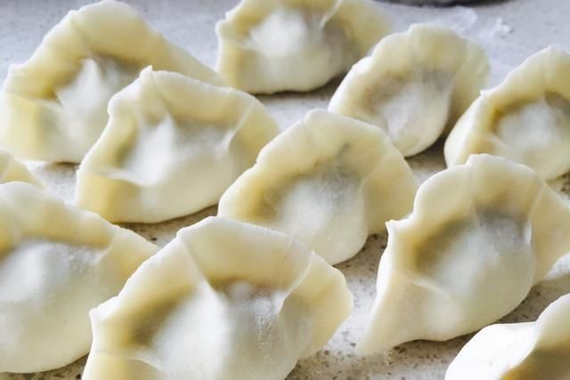 冬天包素馅饺子,这个蔬菜是首选,口感清新香甜,怎么吃都不油腻