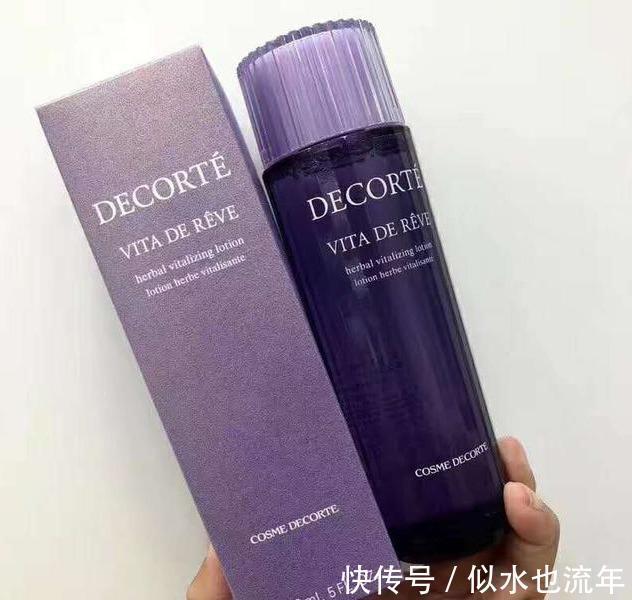 痘痘|让肌肤保持水油平衡的爽肤水推荐:防止水分流失,提供所需的水分