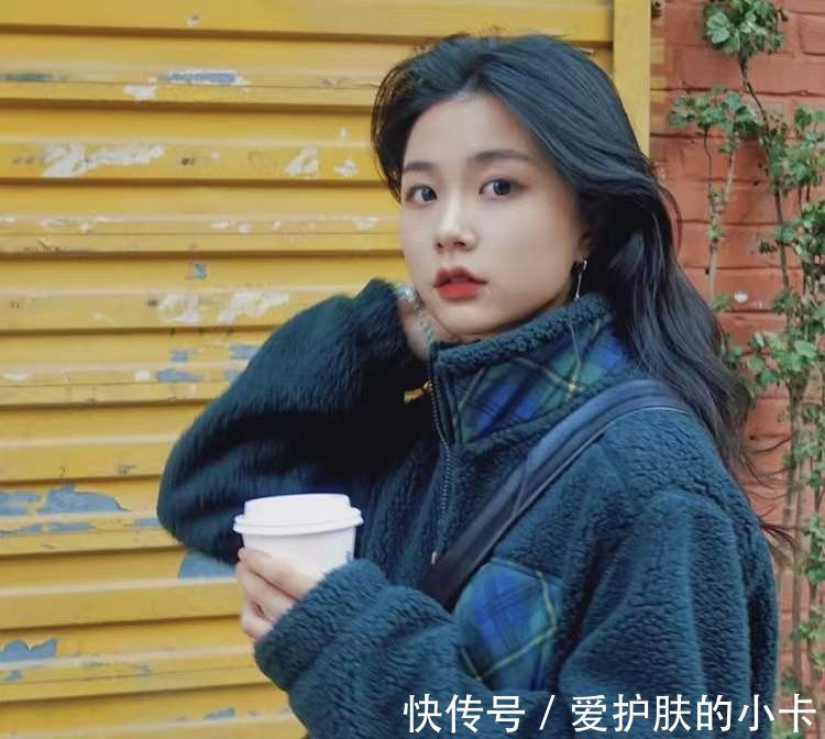 运动裤 百元级别的时尚单品摇粒绒,配半裙,搭直筒裤,初春这样穿好时髦