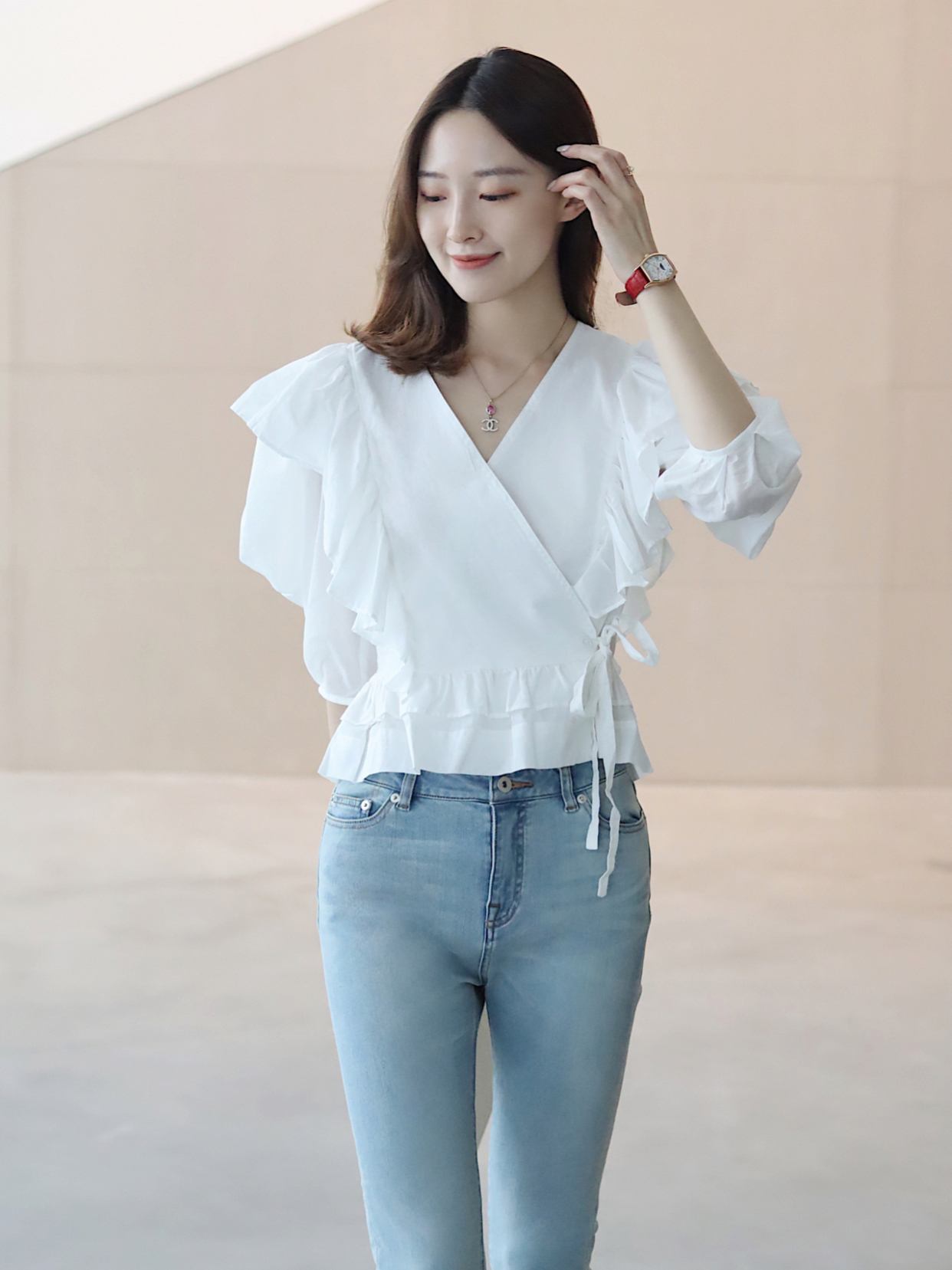 搭配|女神博主的夏季穿搭技巧,碎花上衣搭配牛仔裤高级洋气,显高显瘦