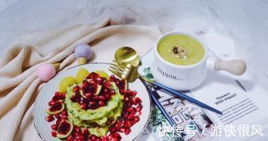 土豆搭配西葫芦,来一份好吃的早餐饼,方便还省事