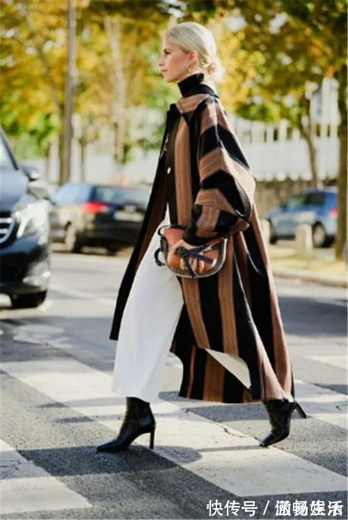 大衣 什么才是中年女人该有的穿搭?大衣+阔腿裤+靴子,优雅时髦又减龄