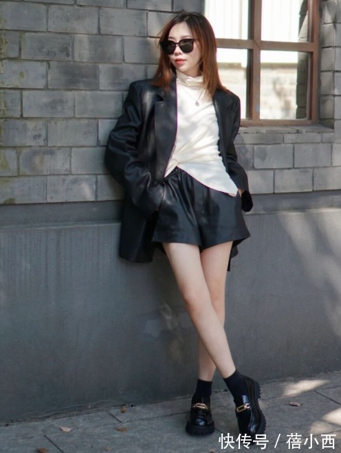 百搭|老爹鞋过时了,有气质的女人都必备“乐福鞋”,简约、百搭还耐穿