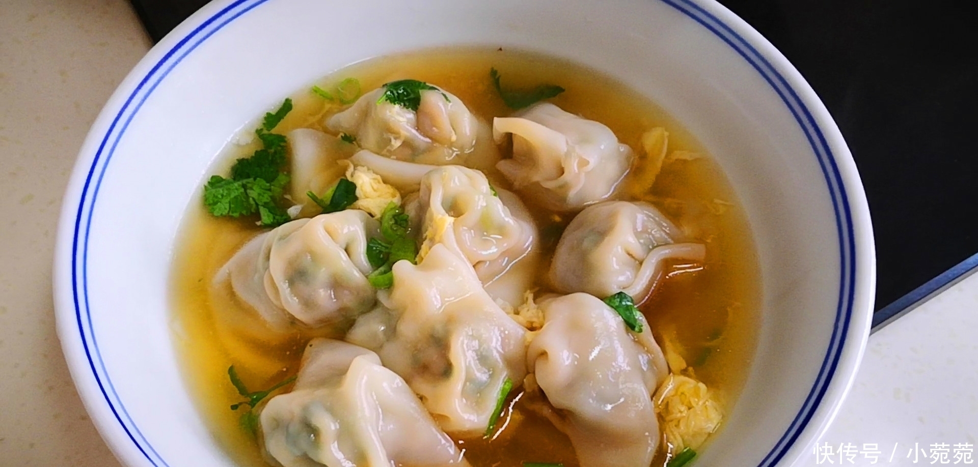 爱吃馄饨不会包?教你懒人做法,从擀皮到调馅讲解详细,太简单了