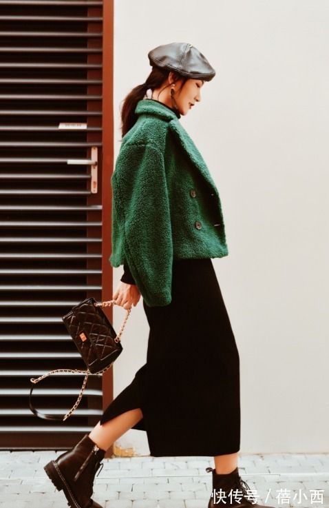 半身裙 冬季穿搭要有女人味,试试“毛茸茸的外套”,精致与温柔感都有了