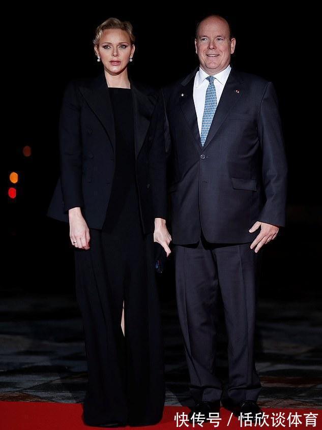 皮松 67岁布丽吉特穿高跟鞋还“亚洲蹲”?脖子皮松,脸被马克龙亲变形