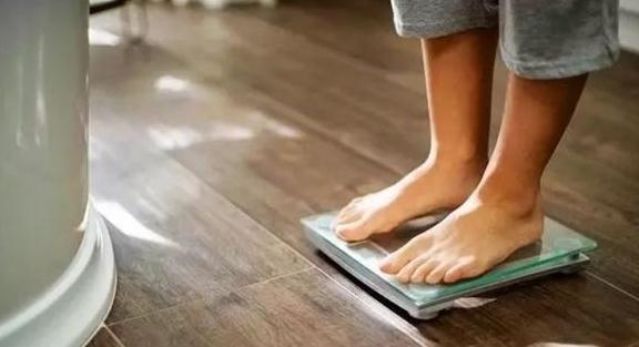 孕妈|孕期体重增长多少比较合适?三张表格让孕妈们心中有数