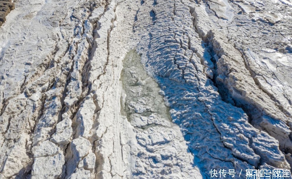 黄河壶口瀑布现“十里冰河”奇观