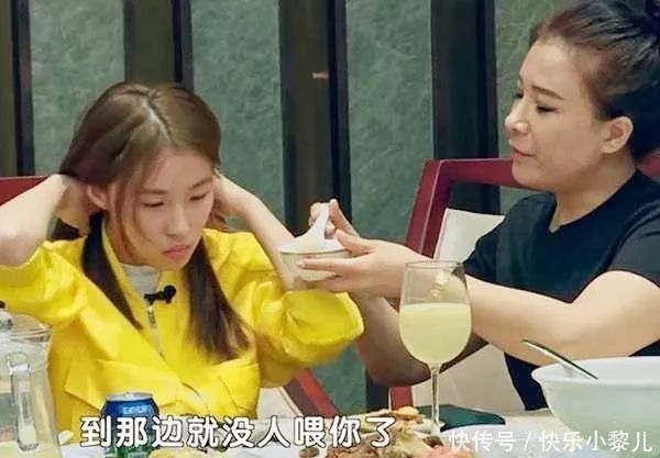 家长|16岁吃饭还要人喂,日花销过万的“巨婴”思琦,现状值得家长反思