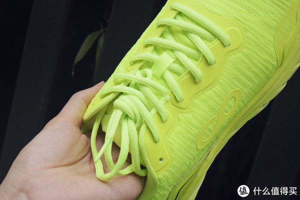 鞋底|减震透气会“呼吸”！咕咚10K悦弹跑鞋体验