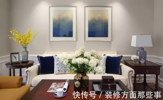 三居室|105平美式风三居室,浅灰的底色点缀亮黄、浅蓝为客厅时尚感