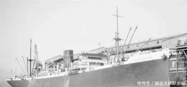 救生|男子海上漂流数月,饿到关节变形,路过货船得知其国籍后:别救了