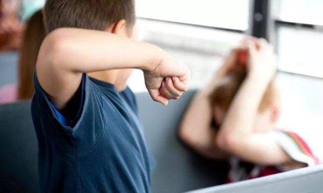 孩子|娃被打了,要怎么处理?教他“打回去”没用,这样做才彰显高情商