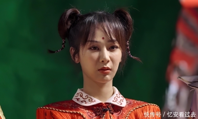 不老女神|周洁琼上演最美“蜘蛛精”,当灯光暗下的那一刻,她的真容暴露了