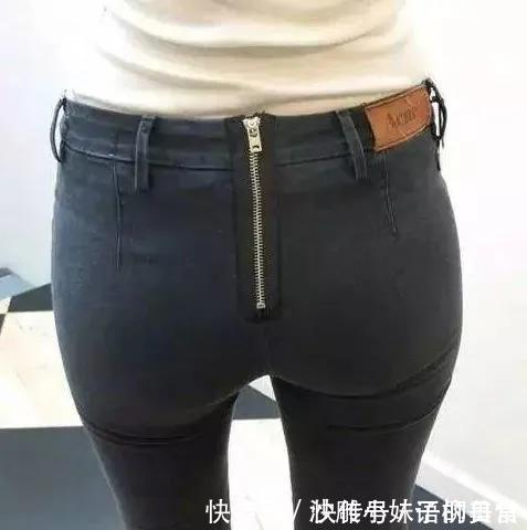 |搞笑GIF:看看我这飘逸的头发,会不会一进门把对方迷倒呢