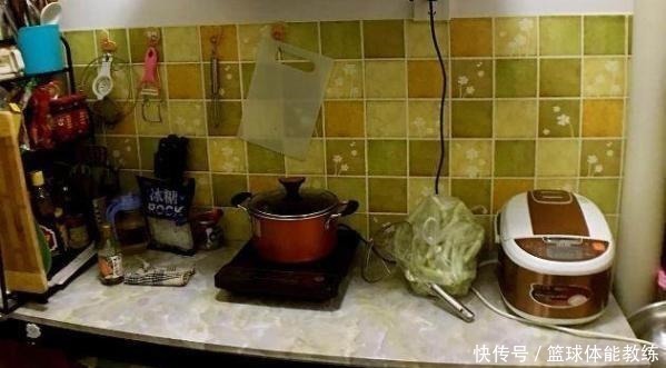 改造|大学同学买下校外14平旧房,改造后化身日式胶囊空间,羡慕不已!