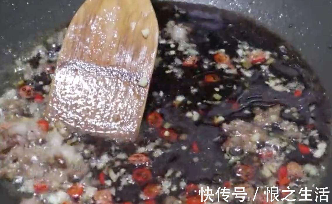 美味|豆腐最美味的吃法,鲜香美味,外酥里嫩,端上桌就被大家吃完了