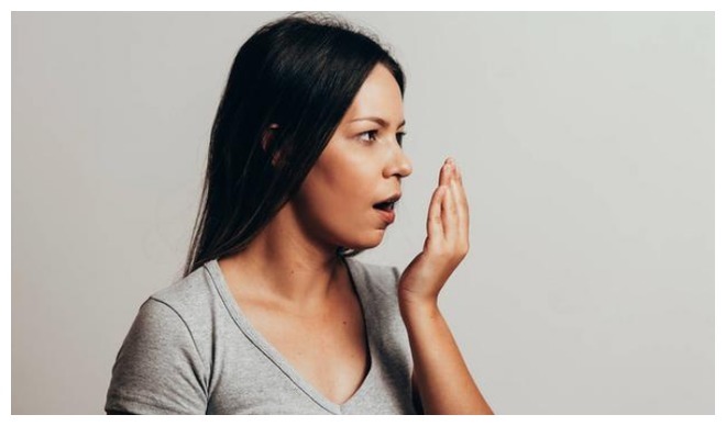 间距|女性开始衰老时,身体会有“1臭、2少、3大”的信号,自测下