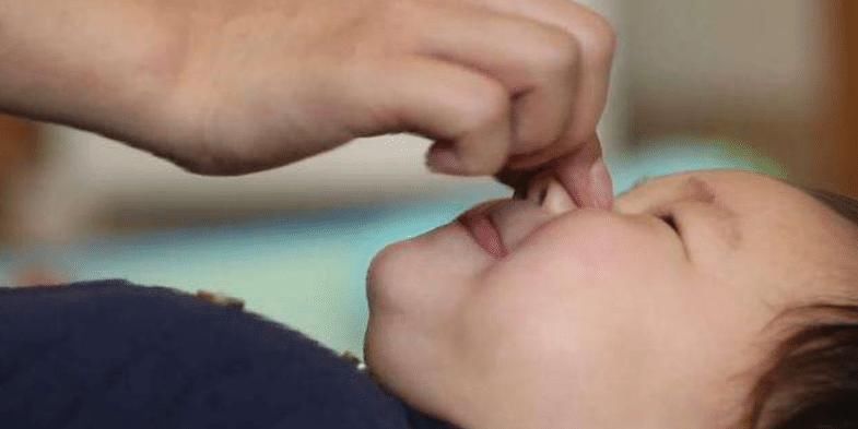 老人们|几种危险带娃的方式,都在“黑名单”,家长却很喜欢