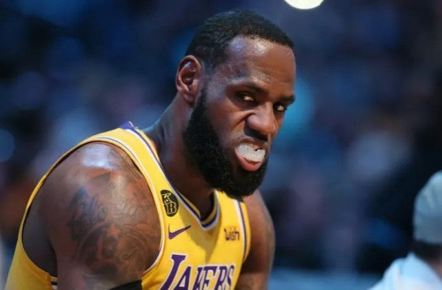 NB名記盛贊詹姆斯:NBA第三中鋒 僅次于約基奇和恩比德