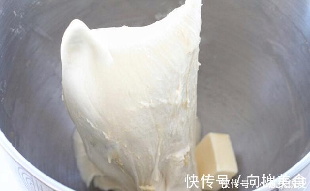 做面包用中种法,出膜快细腻拉丝,既当早餐又是零食,出炉遭哄抢
