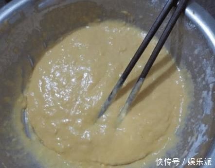 “懒人版”发糕,鸡蛋加面粉,简单搅一搅,做出来松软又香甜!