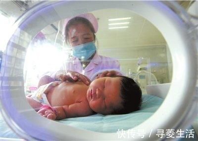 父母|新生儿都会留下小脚印,医生不会告诉家长,但父母也要了解