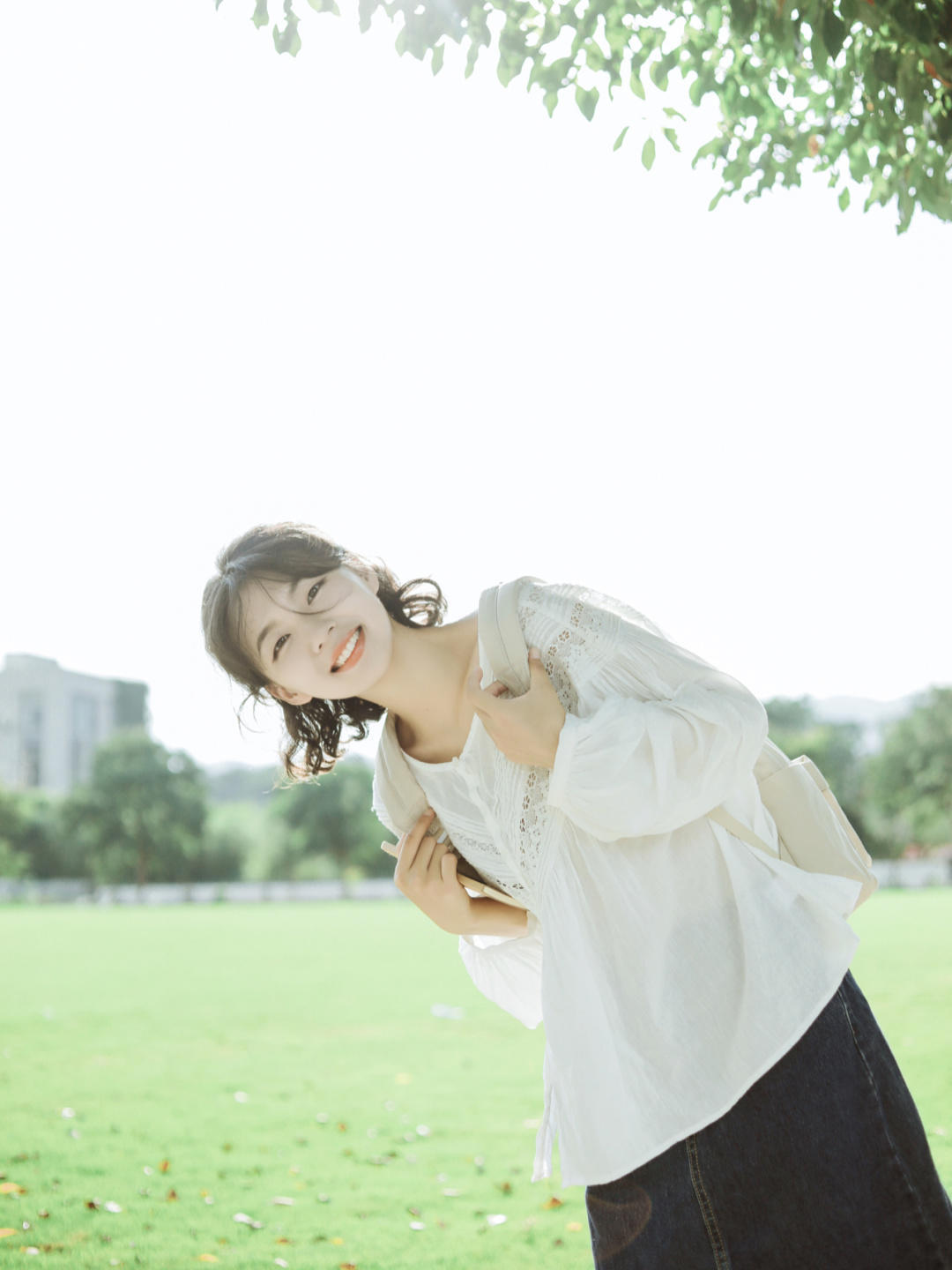 马甲+|小个子早秋穿搭指南!马甲+衬衫搭配休闲裤,穿起来少女感满分