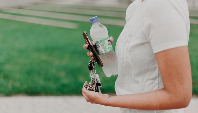 胎儿|孕期喝水有讲究,想让羊水清澈胎儿发育更好,要避开这些饮水误区