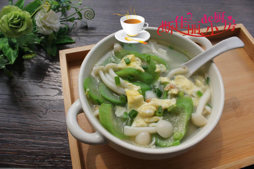 小贵|50岁阿姨轻断食晚餐走红朋友圈,网友:真自律,难怪身材保持这么好