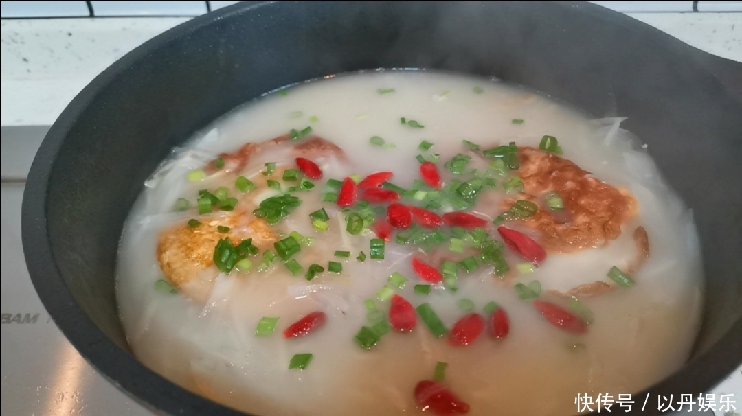 萝卜和鸡蛋的碰撞,居然有如此鲜美的味道,秋冬必备萝卜丝煎蛋汤