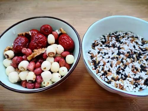  明天腊八节，教你最正宗的腊八粥熬法，香甜软糯喝不够，省时省力