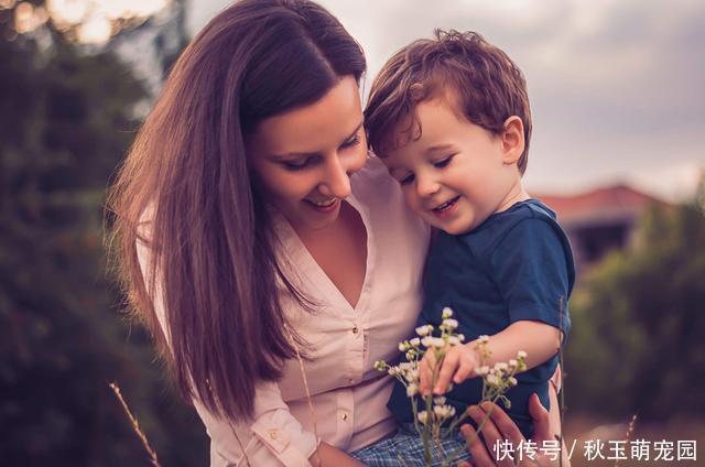 孩子|儿子把502胶水吃进嘴里,爸爸果断的处理方式,医生看了都称赞