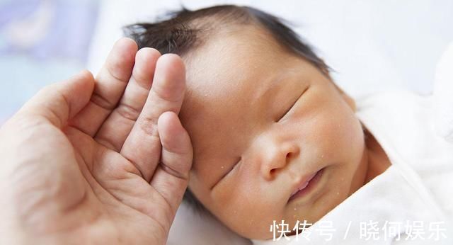 育儿百科|6个月后宝宝第一次发烧,多是幼儿急疹,烧退疹出,免疫力升级2.0