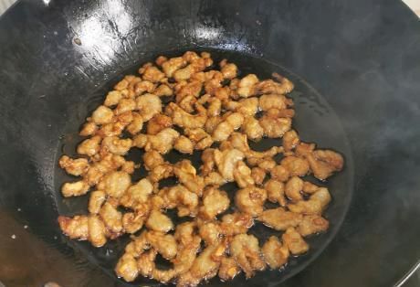 牢记|熬猪油,牢记3个诀窍,猪油更香更白还无腥味,放得久也不会坏