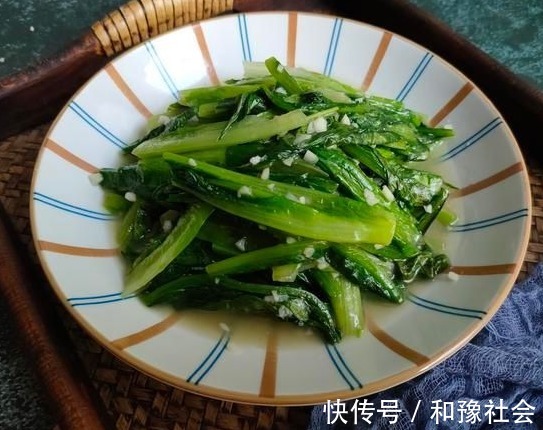 荤菜|炒菜时,先放盐还是后放盐?大厨:牢记4点,炒什么菜都美味!
