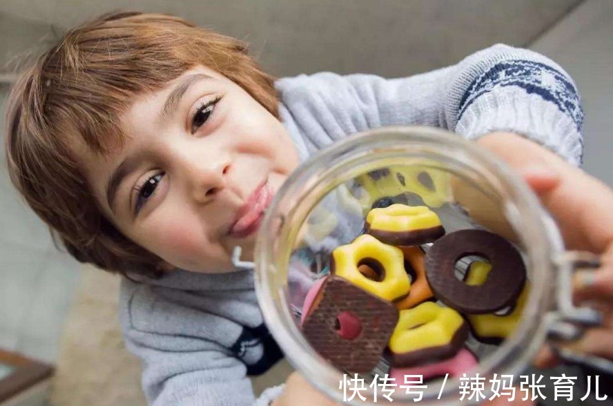 排行榜|2022年垃圾食品排行榜,酸奶上榜,第1名很多父母都爱给孩子喝