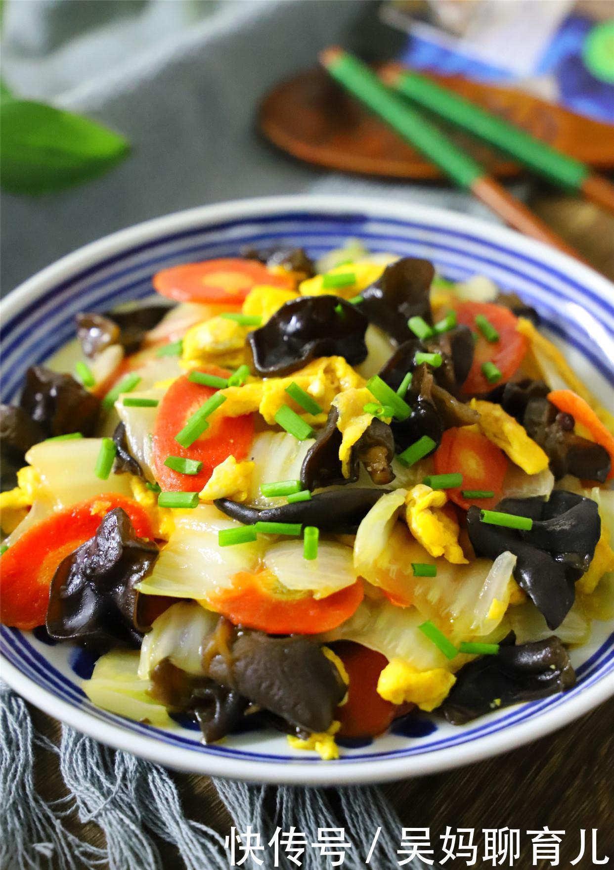 清洗干净|白菜学会此做法,比炖肉还好吃,鲜美营养又简单,上桌连汤都不剩