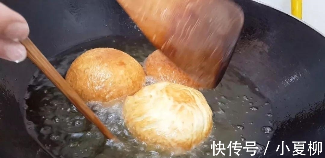 4勺红糖, 1斤面粉, 不用烤箱比面包油条都好吃, 30岁的我头一次吃