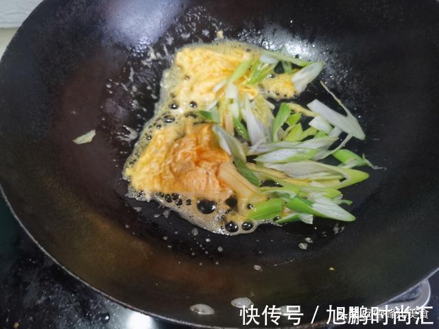 白菜|冬天别只会吃白菜！一盘简单小炒5分钟就上桌，营养高鲜美又好吃