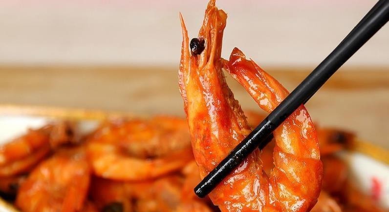 做油焖大虾，第一步常有人做错，味道不香，教您正确做法，好吃