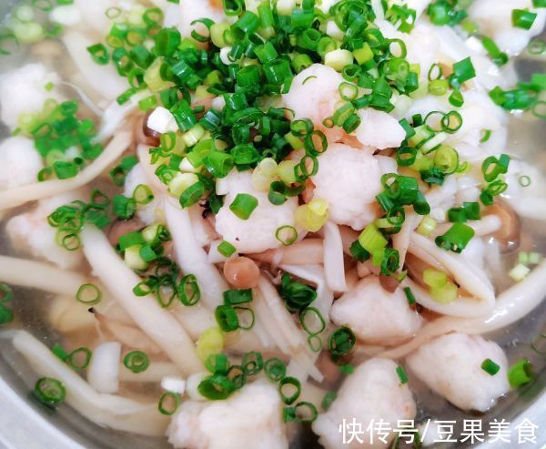 这道减脂餐.菌菇虾滑汤比米其林大厨做的还好吃