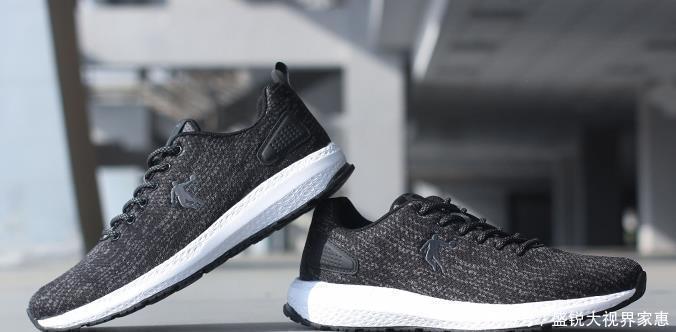 耐克 它曾经耐克齐名,缓震脚感比亚瑟士还好,被人称为跑鞋之王